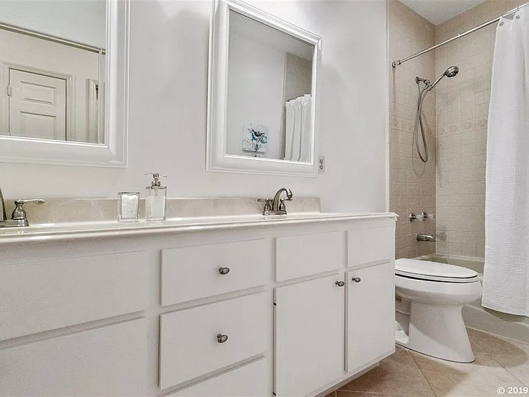 2936 NW 23rd Dr — Photo 11