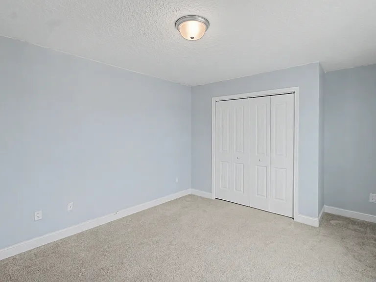 76 Saint Johns Ct — Photo 22