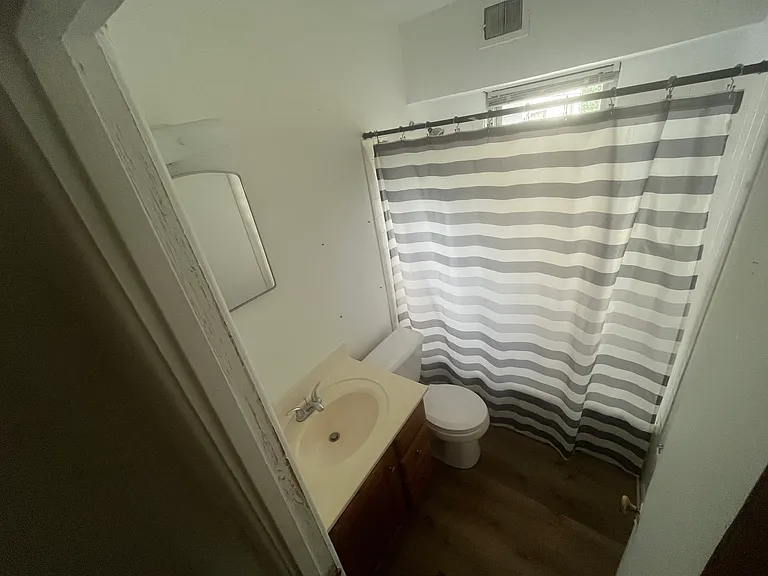 1231 W 3rd St #B — Photo 9