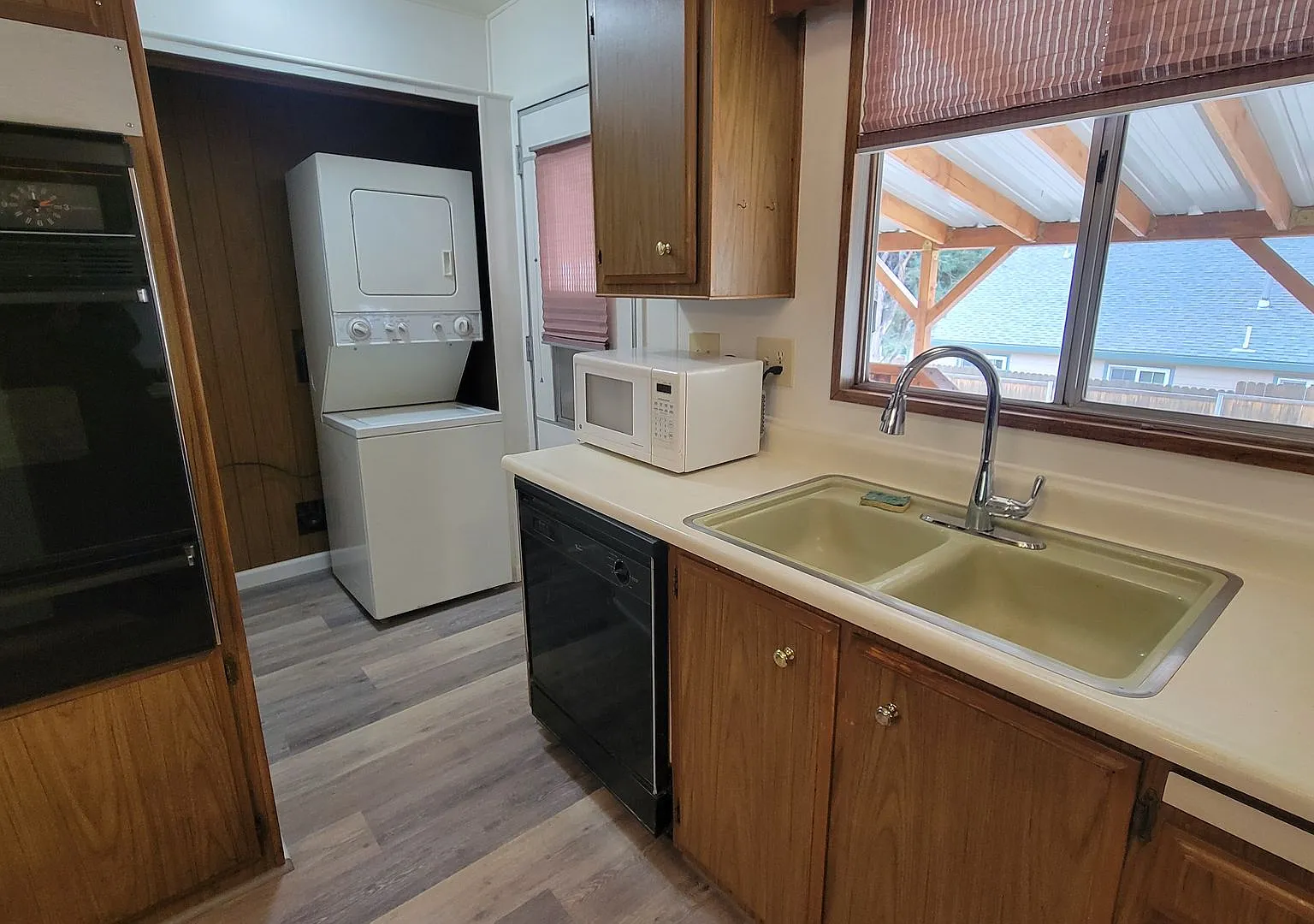 Immaculate Home with 2 Bedrooms and 2 Bonus Rooms Near Nature and Amenities — Photo 4