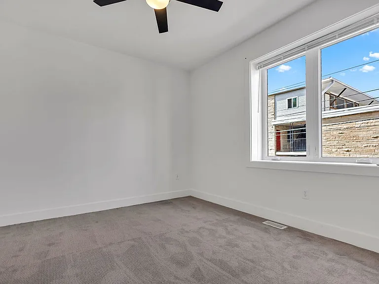 526 N Lincoln St — Photo 14