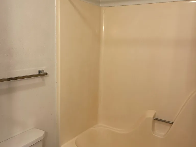 429 S Van Buren St #5 — Photo 11