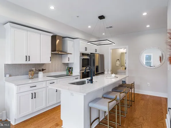 1118 Neal St NE #2, Washington, DC 20002