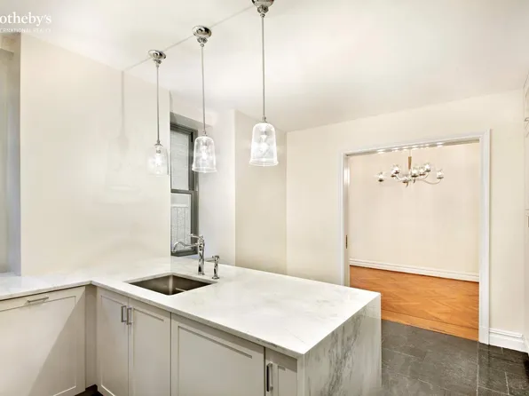 36 Gramercy Park East image 14 of 17