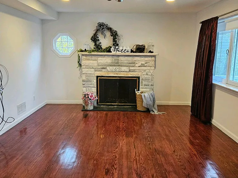 119 Dartmouth Trl — Photo 2