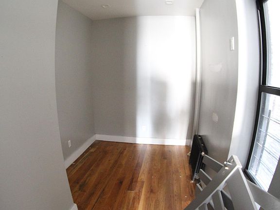 5th image of 510 Jackson Ave #2F-2