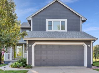 6902 Brookview Dr, Urbandale, IA 50322