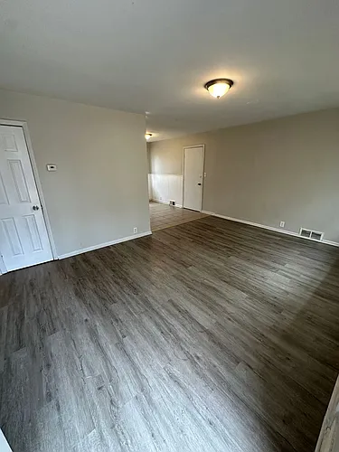 11302 Corrington Ave Photo 1