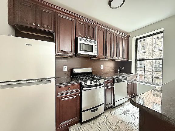3rd image of 348 W 118th St APT 24
