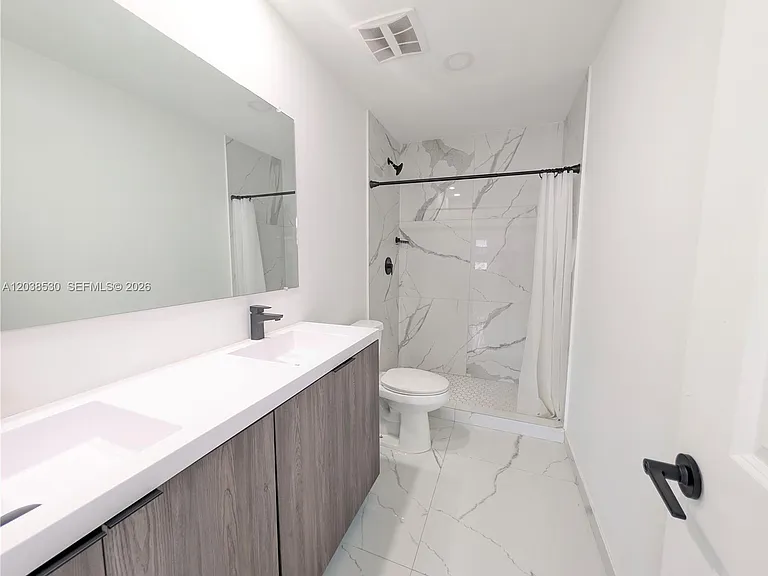 1373 NW 1st St — Photo 31