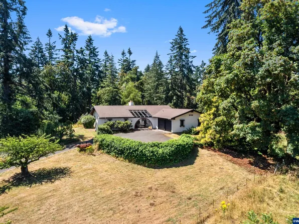 4109 Silver Falls Dr NE, Silverton, OR 97381
