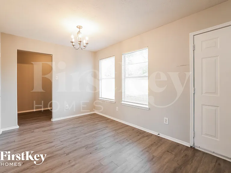 7507 Kennemer Dr — Photo 6