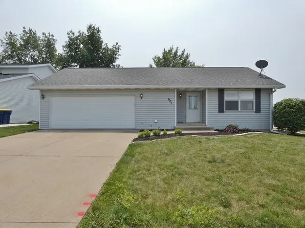 601 E Independence St, Pella, IA 50219