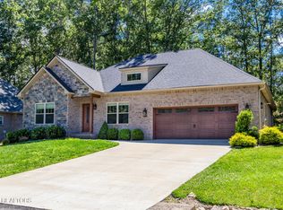 10 King John Ln, Crossville, TN 38558
