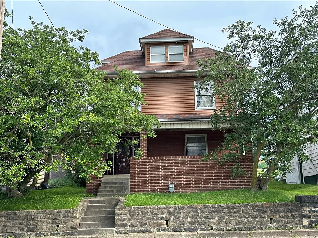 227 Connellsville St photo 1