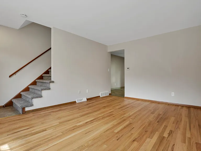 288 N Franklin St — Photo 2