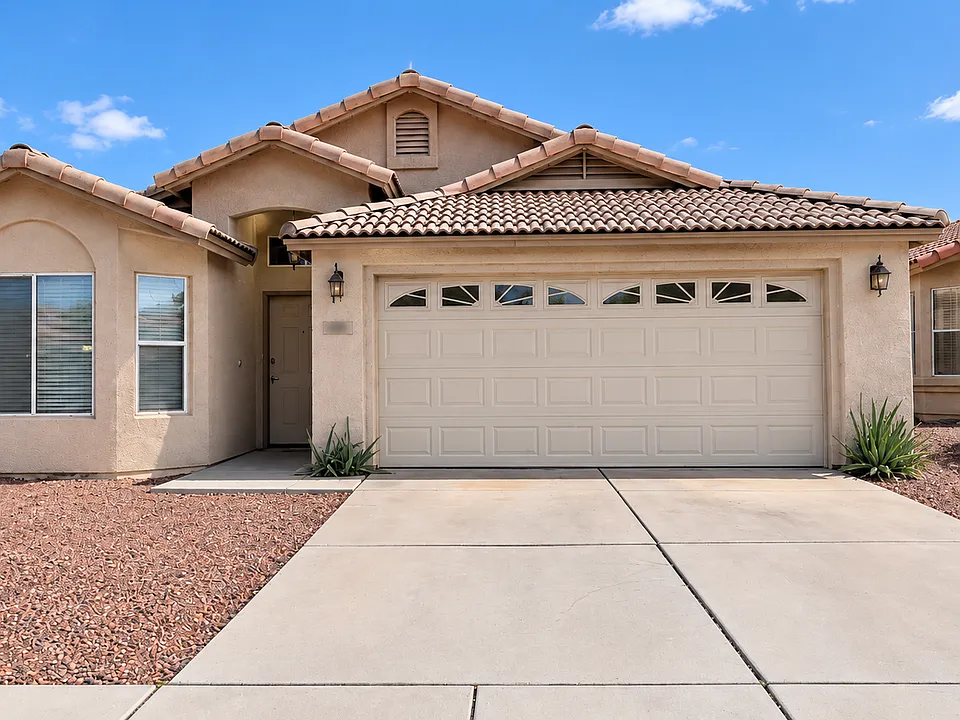 2381 W Silverbell Tree Dr
