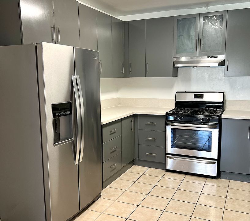 1st image of 14808 Blythe St #10