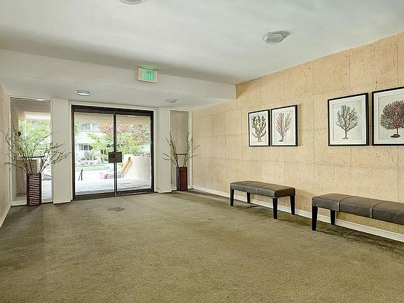4th image of 630 Idaho Ave APT 205