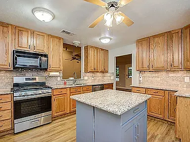 13639 Harpers Bridge Dr — Photo 10