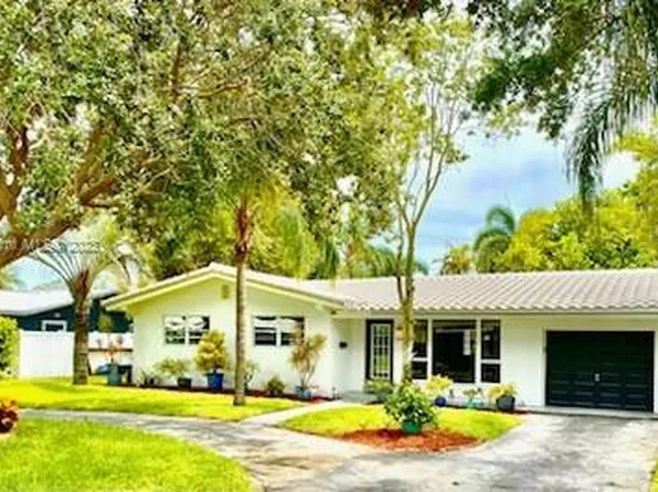 2060 NE 26th St, Lighthouse Pt, FL 33064