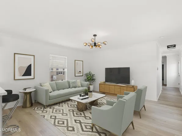 5 Pigeon Court, Whiting, NJ 08759