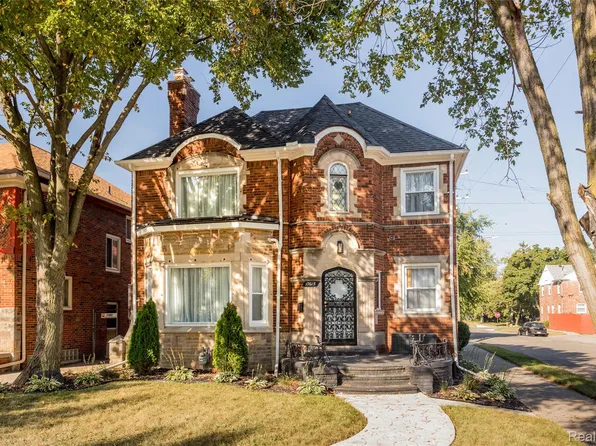 17615 Pennington Dr, Detroit, MI 48221