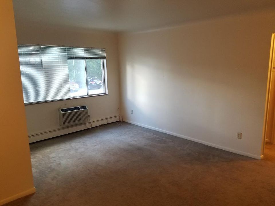 2nd image of 15610 Madison Ave APT 104