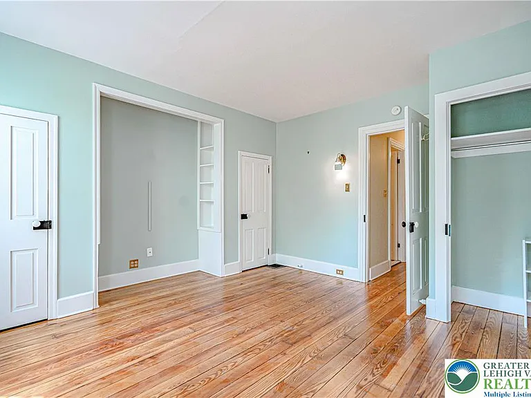 239 E Church St — Photo 25