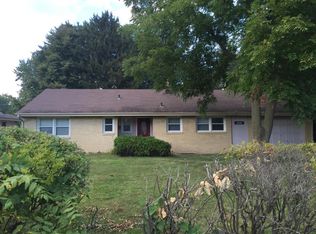 4216 Highcrest Rd, Rockford, IL 61107