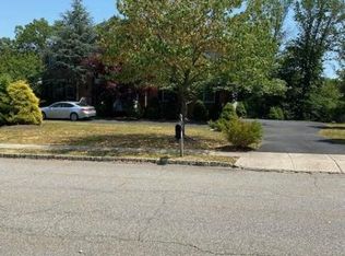 29 Phillip Dr, Parsippany, NJ