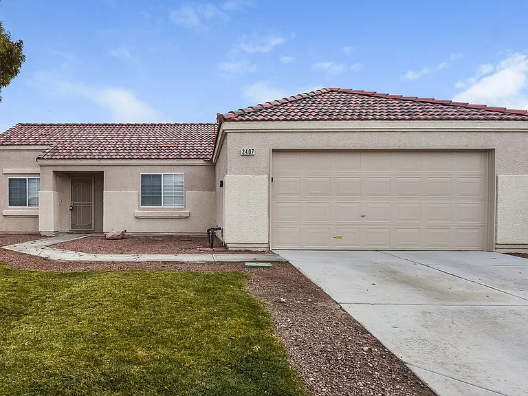 2407 Tropical Sands Ave — Photo 1