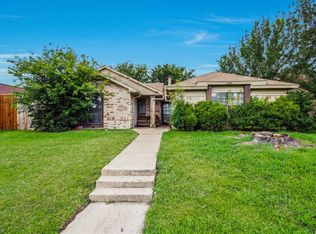 3048 Navarro Ln, Grand Prairie, TX 75052