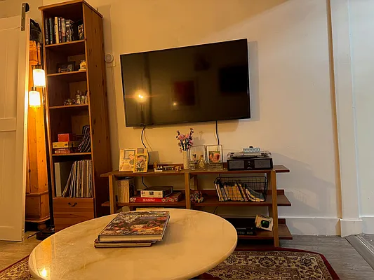 Rented by R New York | media 12