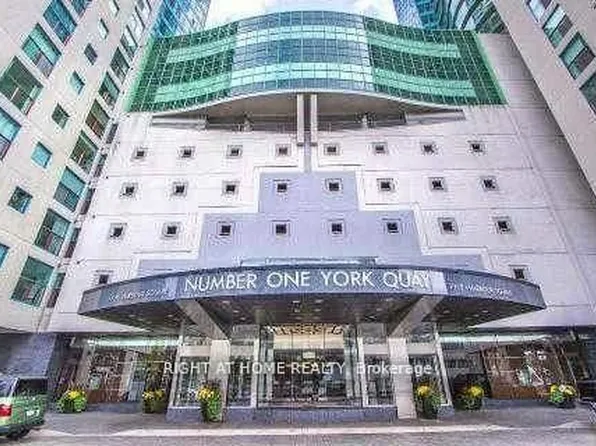 77 Harbour Sq #3803, Toronto, ON M5J 2S2