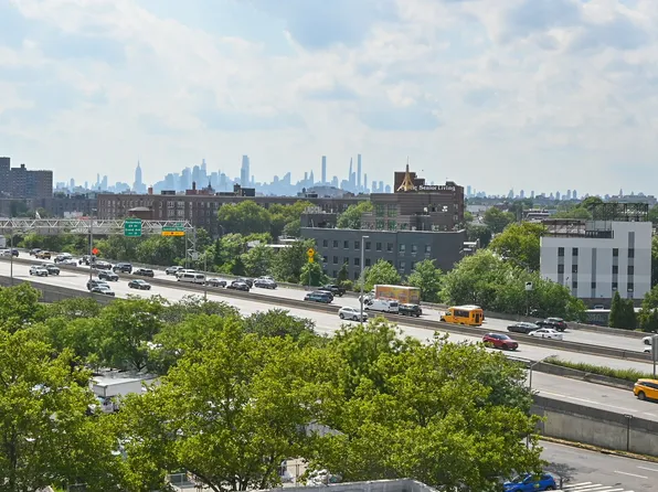 61-20 Grand Central Parkway image 18 of 28