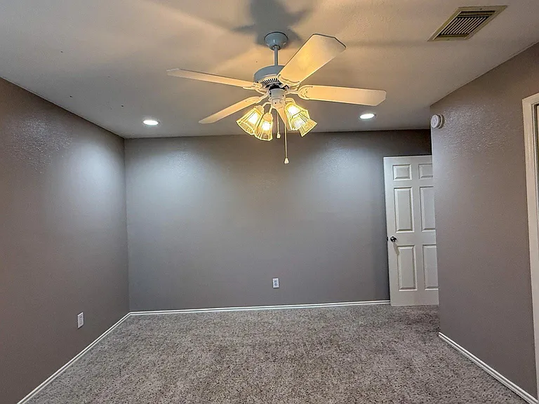 7319 Mountain Valley Dr — Photo 21