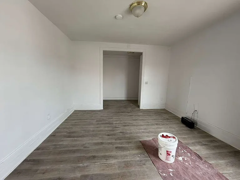 312 E 197th St #4D — Photo 2