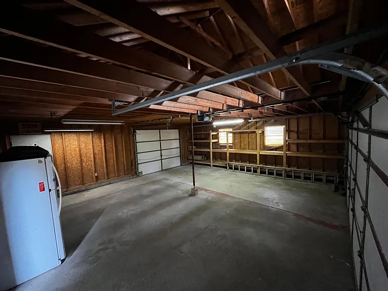 441 N Davis Rd — Photo 17