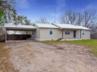 608 W Franklin St, Wolfe City, TX 75496