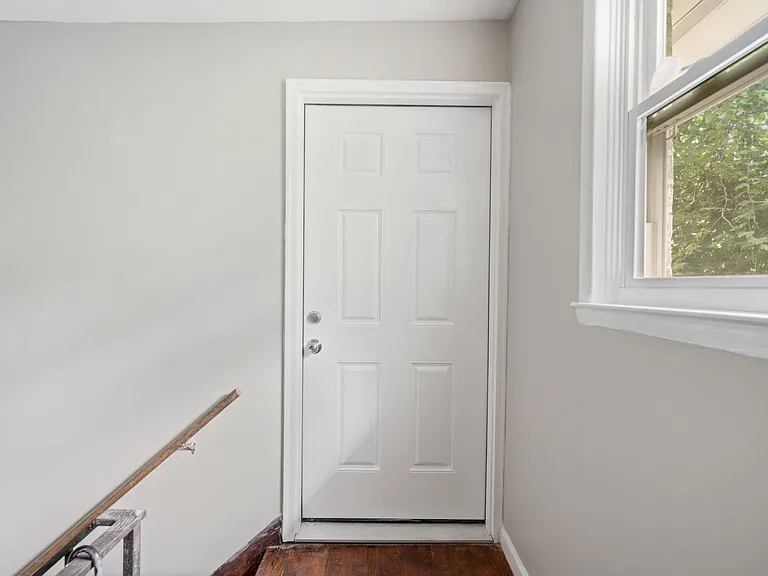 569 Lawton St SW — Photo 12