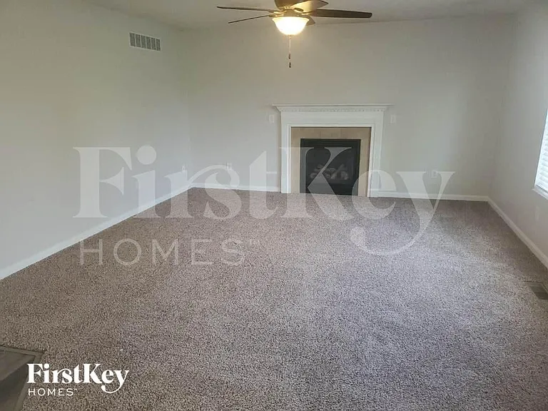 356 Brandon Dr — Photo 9