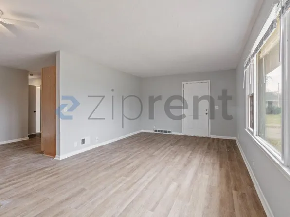 3366 Craig Ave, Omaha, NE 68112