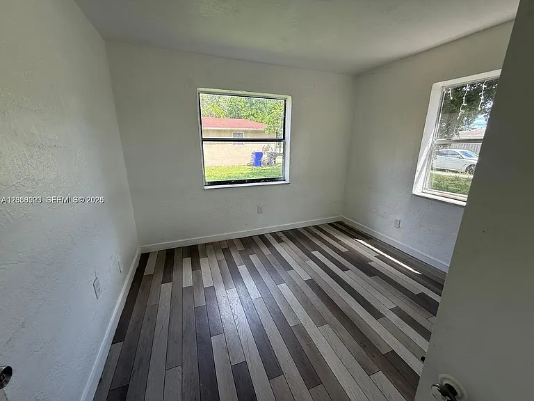 2813 Dewey St #1 — Photo 15