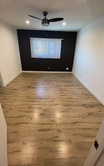 14153 Victory Blvd. — Photo 30