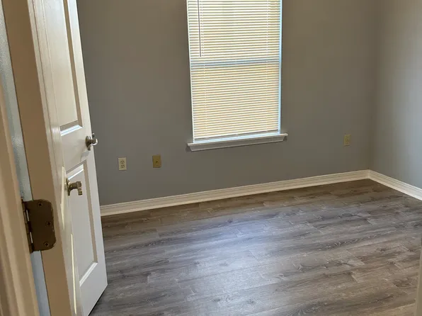 195 Toni Ln APT C, Branson, MO 65616