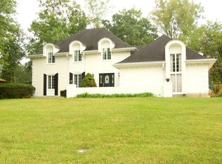 1142 Cedar Creek Cir, Dayton, OH 45459