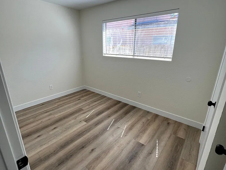 537 Ramona Ave — Photo 9