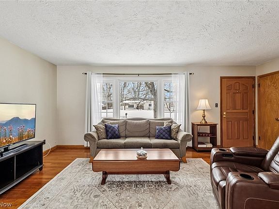 4th image of 71 Westvue Dr