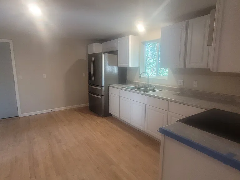 1615 Arlington St — Photo 10